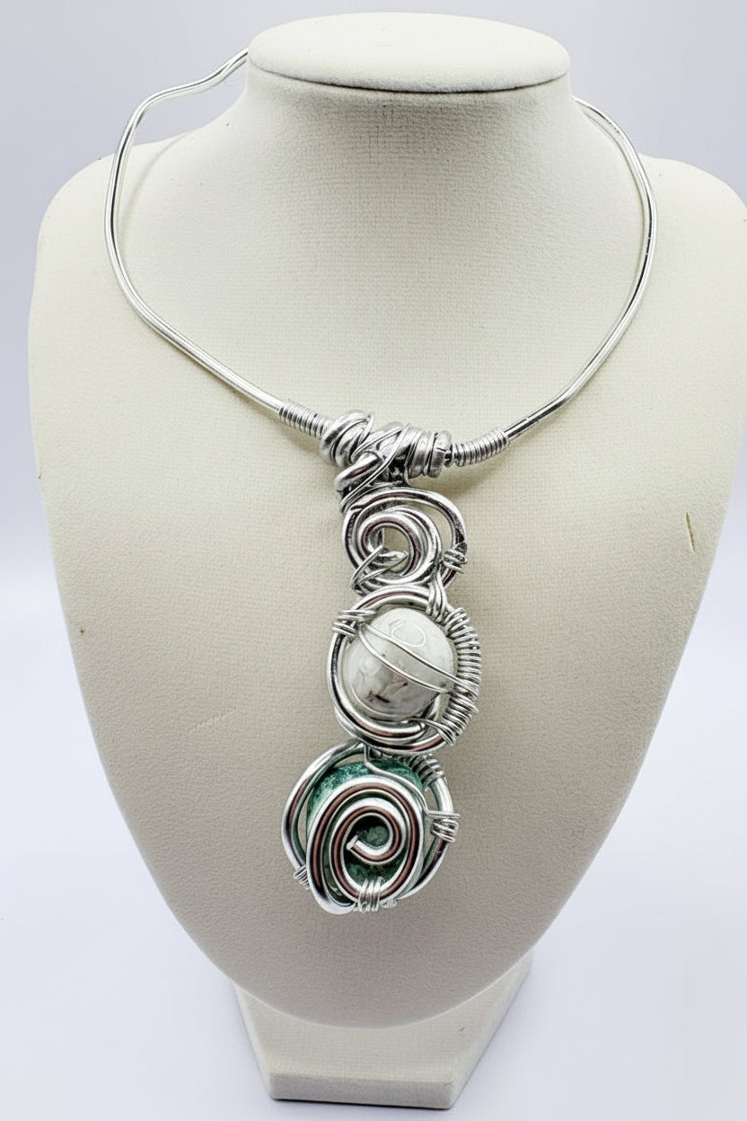 Silver choker necklace with moonstone crystal